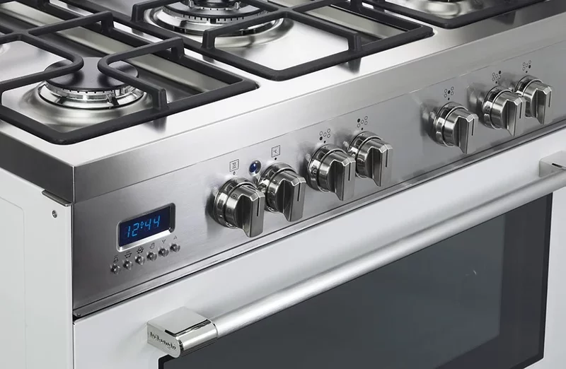 Aragaz De Longhi 5 arzatoare cu gaz, cuptor electric cu functie 3D